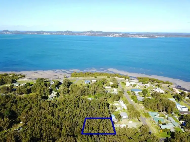 19 Peace Parade, Pindimar NSW 2324