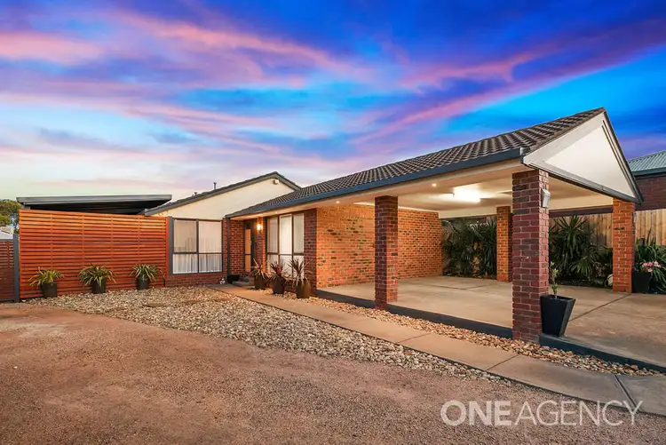 Second view of Homely house listing, 4 Tracie Court, Sunbury VIC 3429