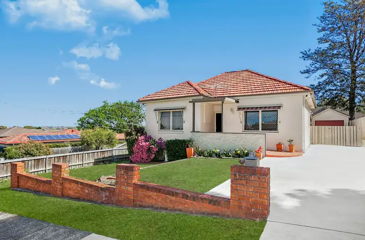 19 Anzac Avenue, Denistone NSW 2114