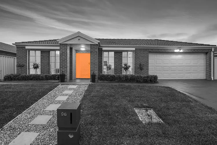 96 Black Knight Way, Kurunjang VIC 3337