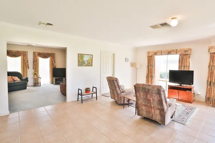 Sixth view of Homely house listing, 2 Duneden Close, Mildura VIC 3500