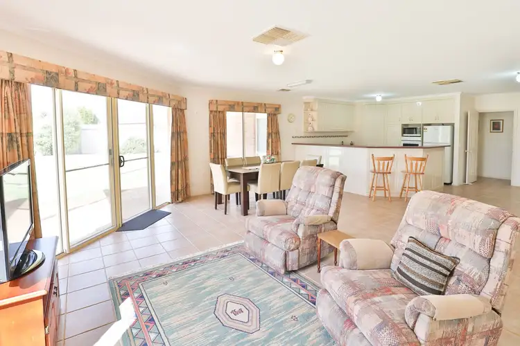 Seventh view of Homely house listing, 2 Duneden Close, Mildura VIC 3500