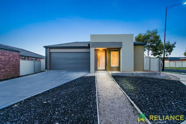 42 Fantail Way, Brookfield VIC 3338