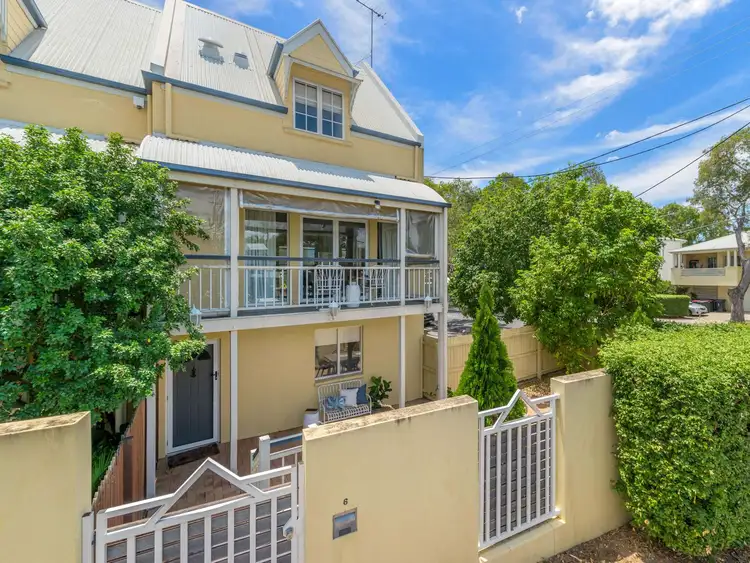 6/7 Miles Street, Hawthorne QLD 4171