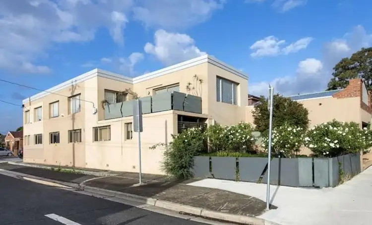 2/104 Monash Street, Sunshine VIC 3020