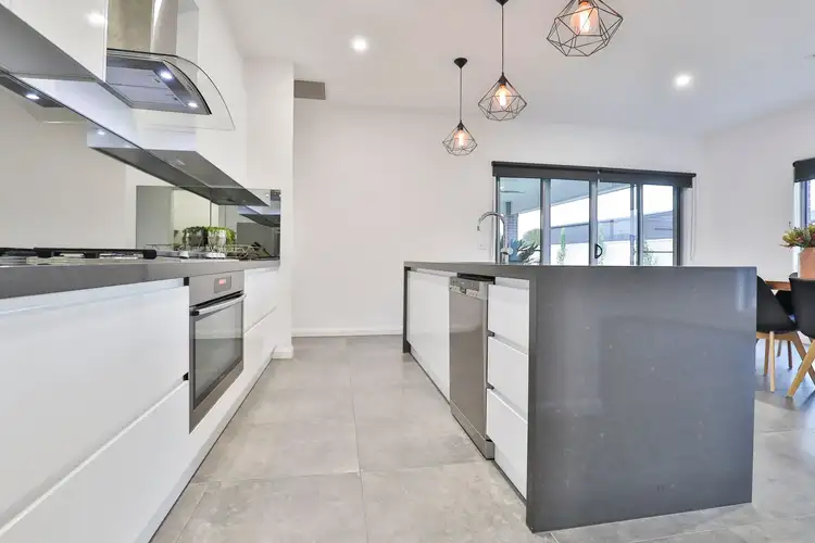 Sixth view of Homely house listing, 2 Belinda Court, Mildura VIC 3500