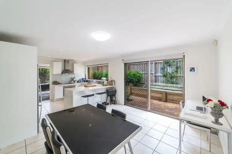 7 Clare Street, Southport QLD 4215