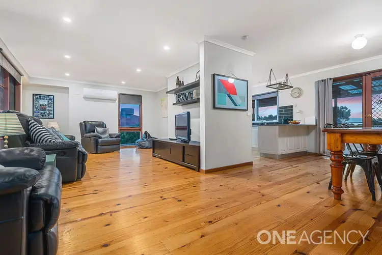 Fifth view of Homely house listing, 6 Kintore close, Sunbury VIC 3429