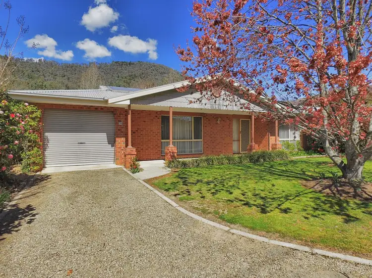 30 Gavan Street, Bright VIC 3741