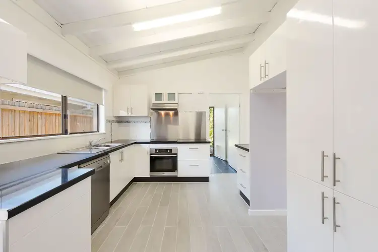 382 Oxley Road, Sherwood QLD 4075