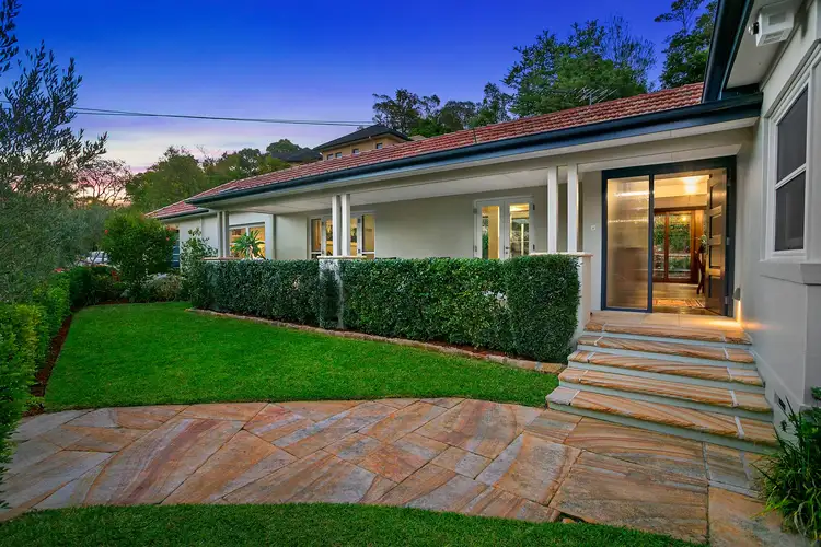 19 Sugarloaf Crescent, Castlecrag NSW 2068