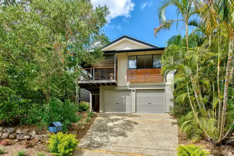 9 Hipwood Street, Norman Park QLD 4170