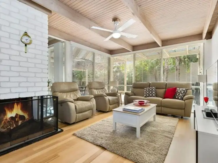 37 Jessica Close, Wantirna South VIC 3152