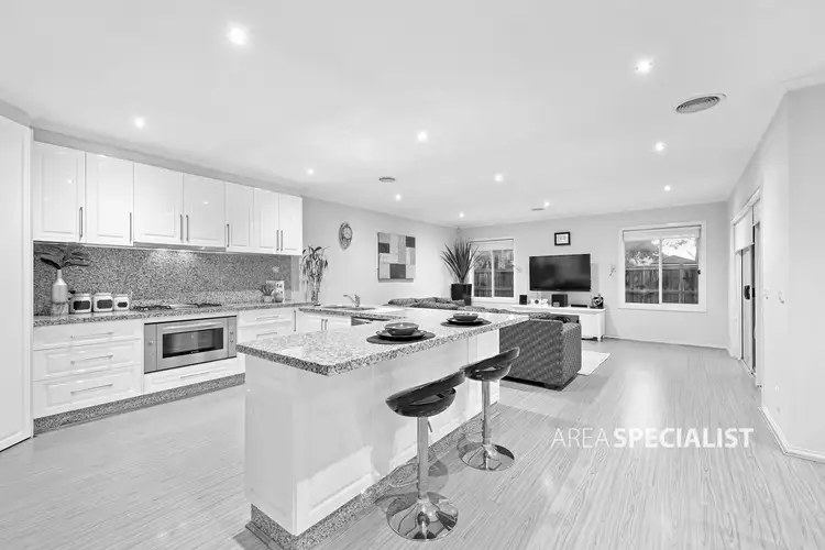 11 Waterford Terrace, Keysborough VIC 3173