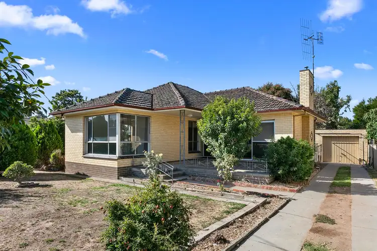 13 Oak Street, Golden Square VIC 3555