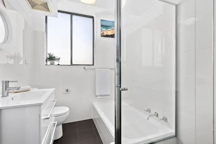 Fifth view of Homely apartment listing, 18/11-15 Ocean Street, Wollongong NSW 2500