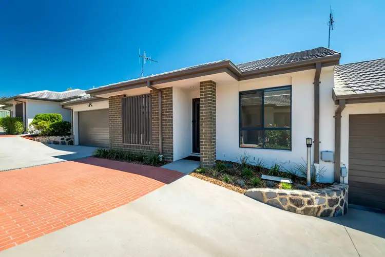 Main view of Homely house listing, 2/100 Uriarra Road, Crestwood NSW 2620