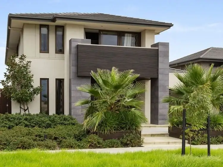 25 Winchcombe Way, Cranbourne North VIC 3977