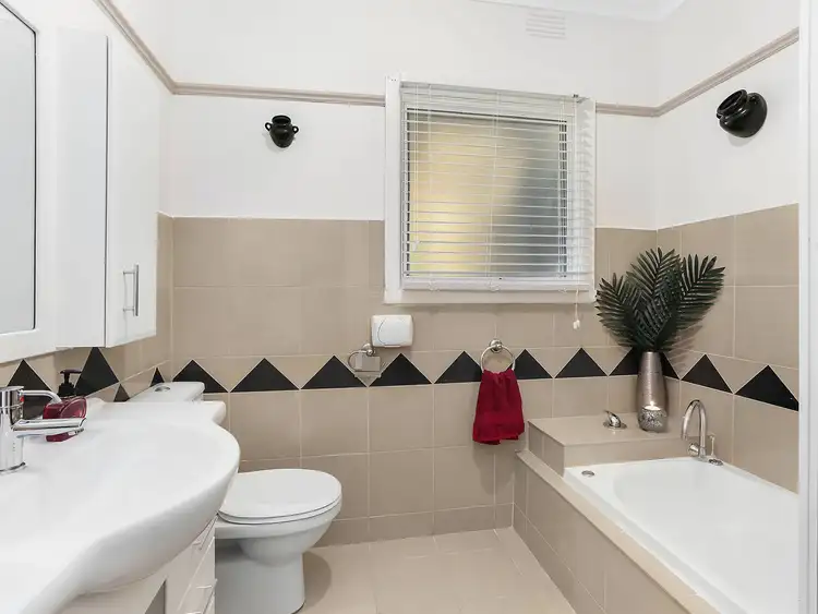 Sixth view of Homely townhouse listing, 1/32 Stephensons Road, Mount Waverley VIC 3149