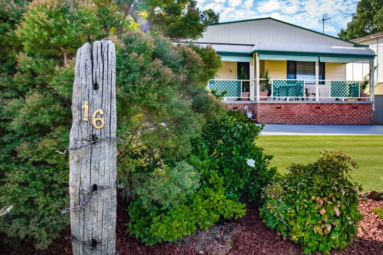 16 George Hely Crescent, Killarney Vale NSW 2261