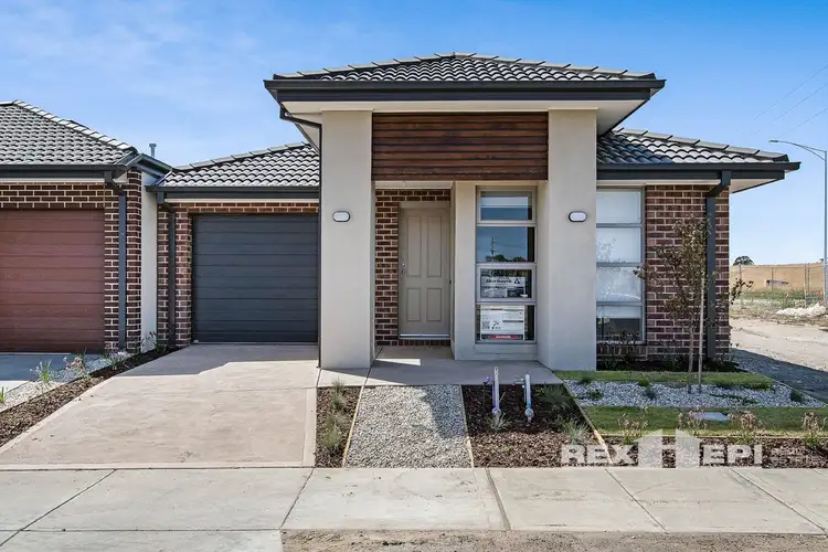 38 Moroak Crescent, Clyde North VIC 3978