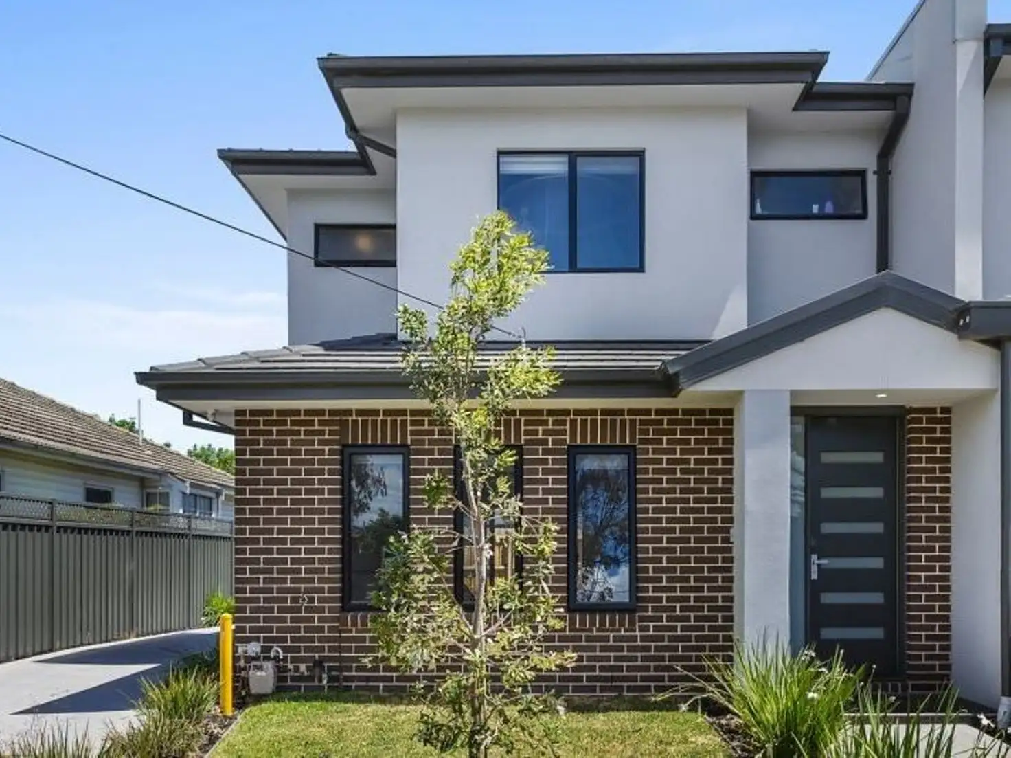 Main view of Homely townhouse listing, 2/21 Burns Avenue, Clayton South VIC 3169