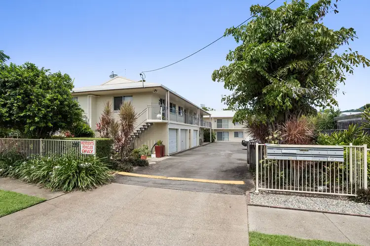 2/239-241 Lyons Street, Westcourt QLD 4870