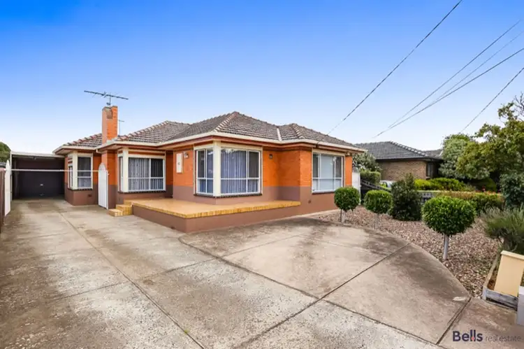 55 Whitesides Avenue, Sunshine West VIC 3020