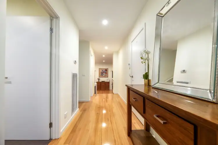 Second view of Homely house listing, 6 Solferino Close, Mount Waverley VIC 3149
