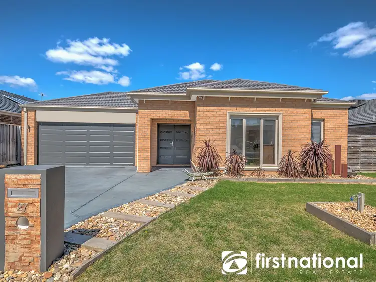 27 Arthur Phillip Drive, Pakenham VIC 3810