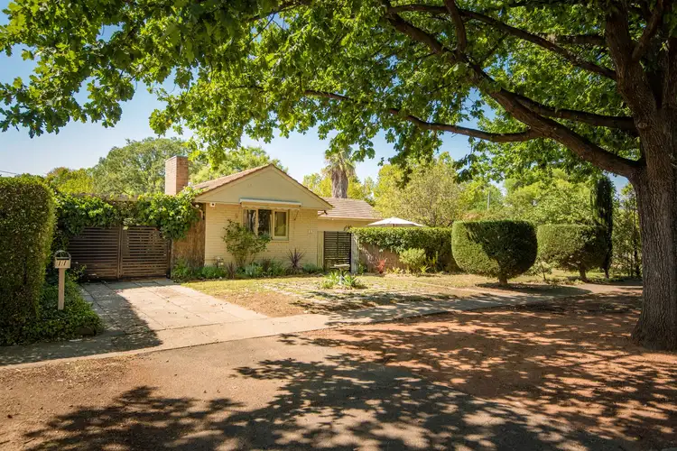 11 Lumeah Street, Narrabundah ACT 2604