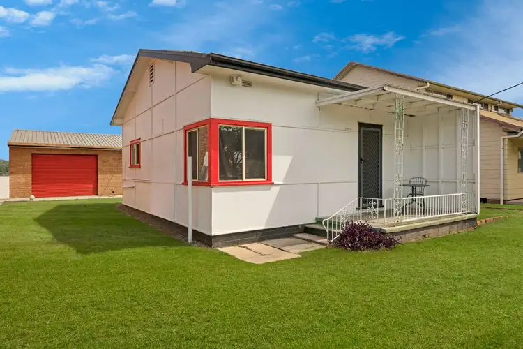 305 Main Road, Toukley NSW 2263
