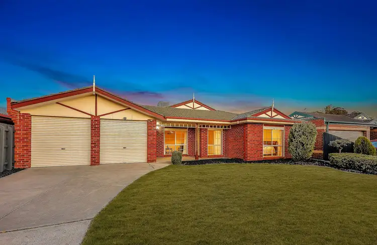 3 Gibney Close, Roxburgh Park VIC 3064