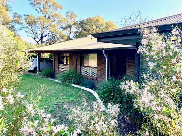 18 Russell Drive, Waroona WA 6215