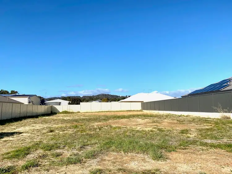6 Elliot Street, Waroona WA 6215