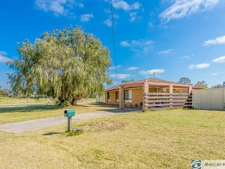 1 Nuytsia Place, Pinjarra WA 6208