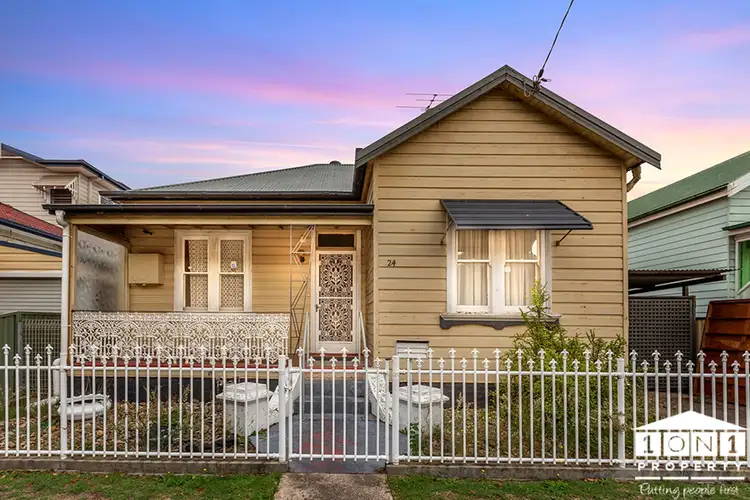 24 Roslyn Avenue, Islington NSW 2296