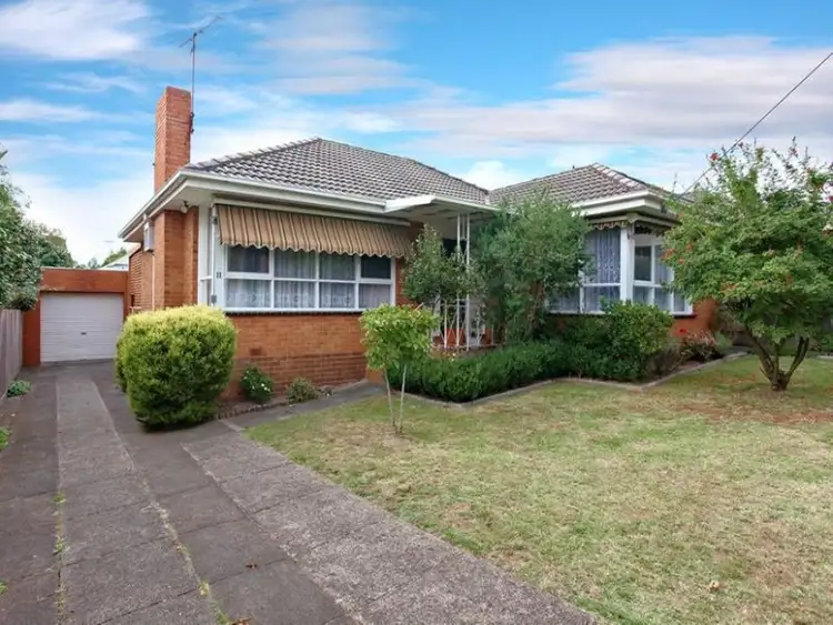 11 Hilltop Crescent, Burwood East VIC 3151
