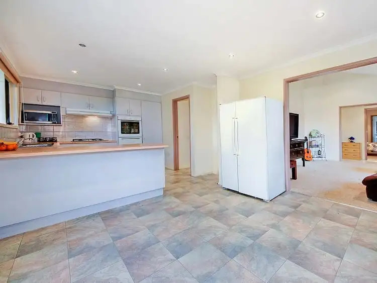 411 Mountain Hwy, Wantirna VIC 3152