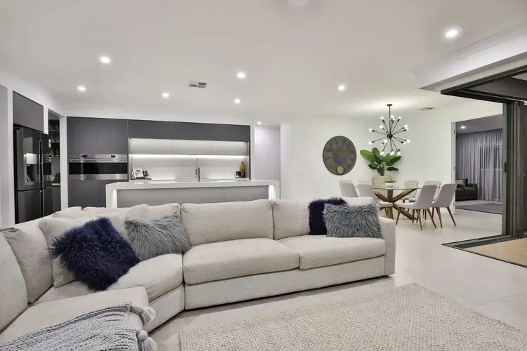 Fifth view of Homely house listing, 11 Windsor Court, Irymple VIC 3498