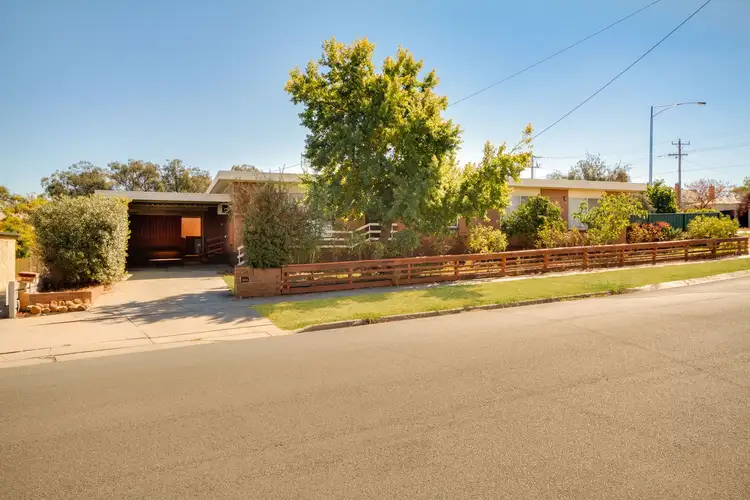 35 Glencoe Street, Kennington VIC 3550