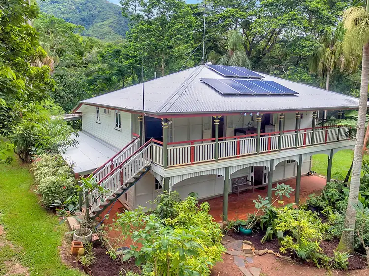 199 Harvey Road, Redlynch QLD 4870