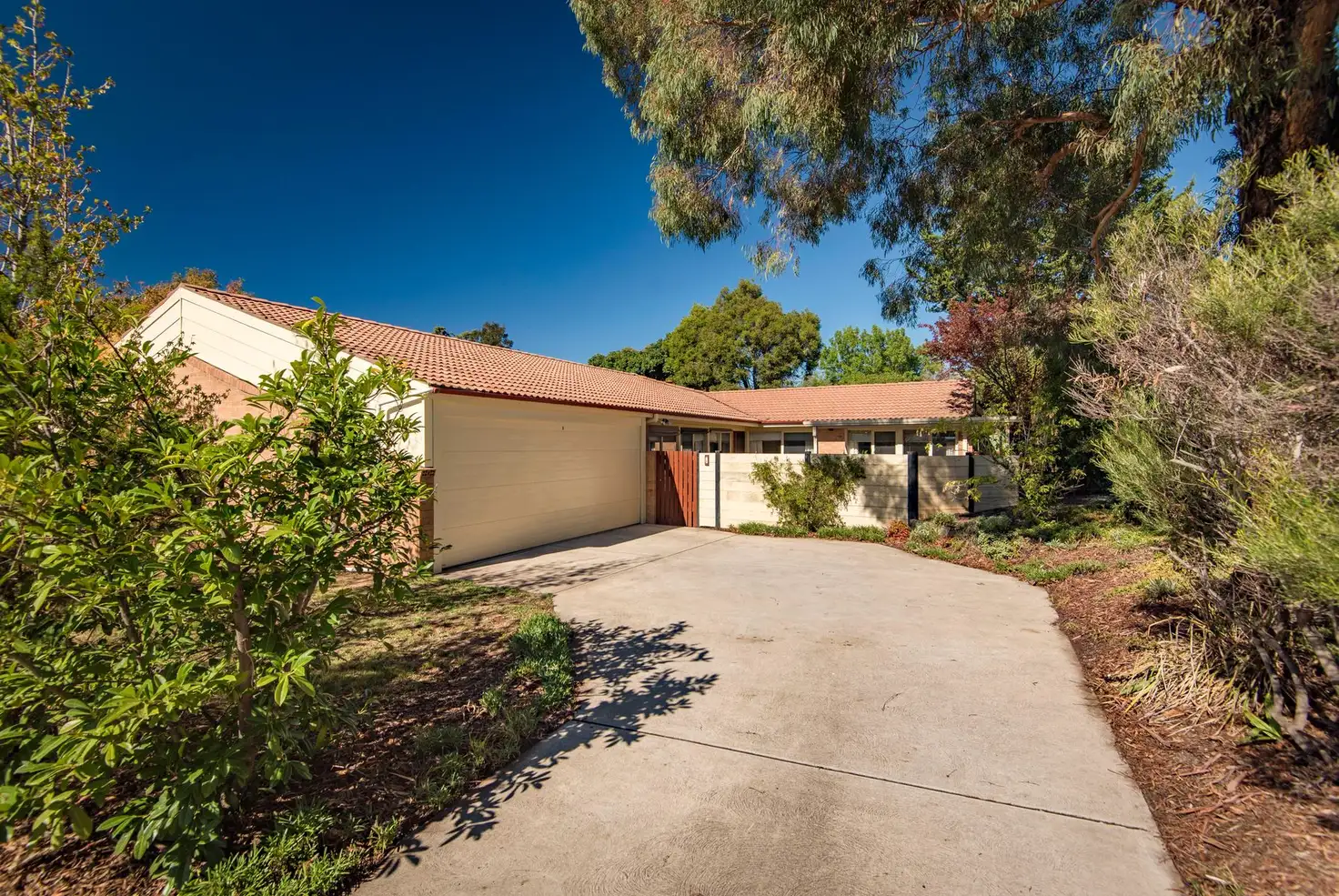 Main view of Homely townhouse listing, 2 Logue Place, Stirling ACT 2611