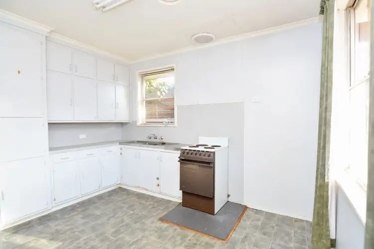 Fifth view of Homely house listing, 10 Keam Crescent, Mildura VIC 3500