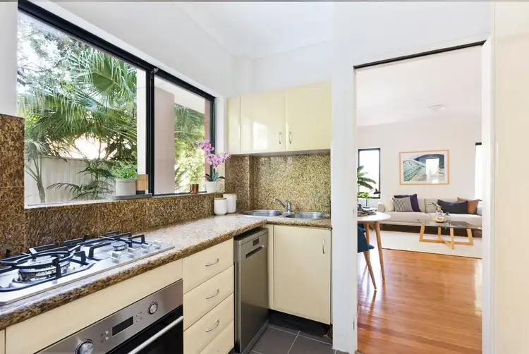 Fourth view of Homely apartment listing, 5/66 Beach Road, Bondi Beach NSW 2026