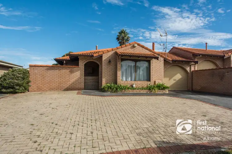 7A Valencia Close, Orana WA 6330