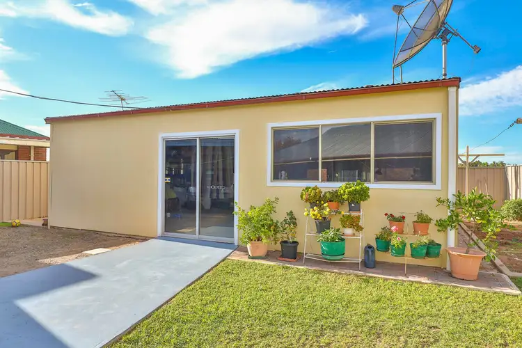 Second view of Homely house listing, 5 Redford Court, Mildura VIC 3500