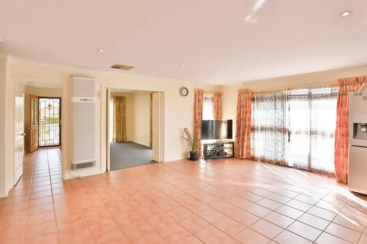 Sixth view of Homely house listing, 5 Redford Court, Mildura VIC 3500