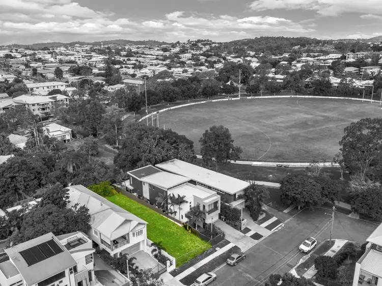 5 Oak Street, Hawthorne QLD 4171