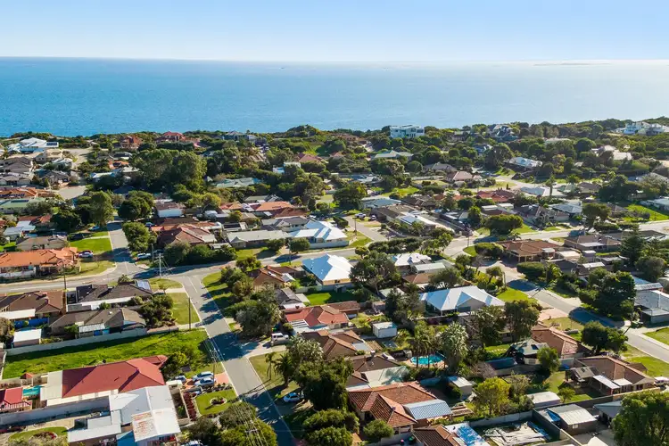 24 Palmer Street, Warnbro WA 6169